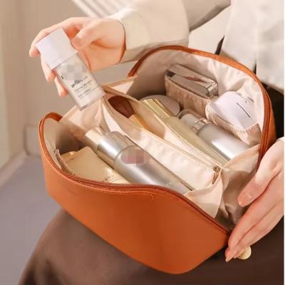 حقيبة تنظيم مستحضرات التجميل الأنيقة المحمولة